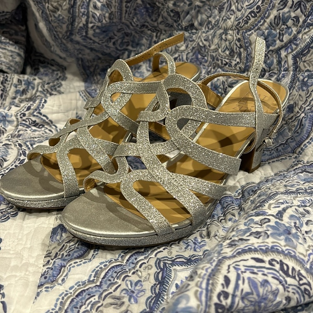 Sparkly silver heels!